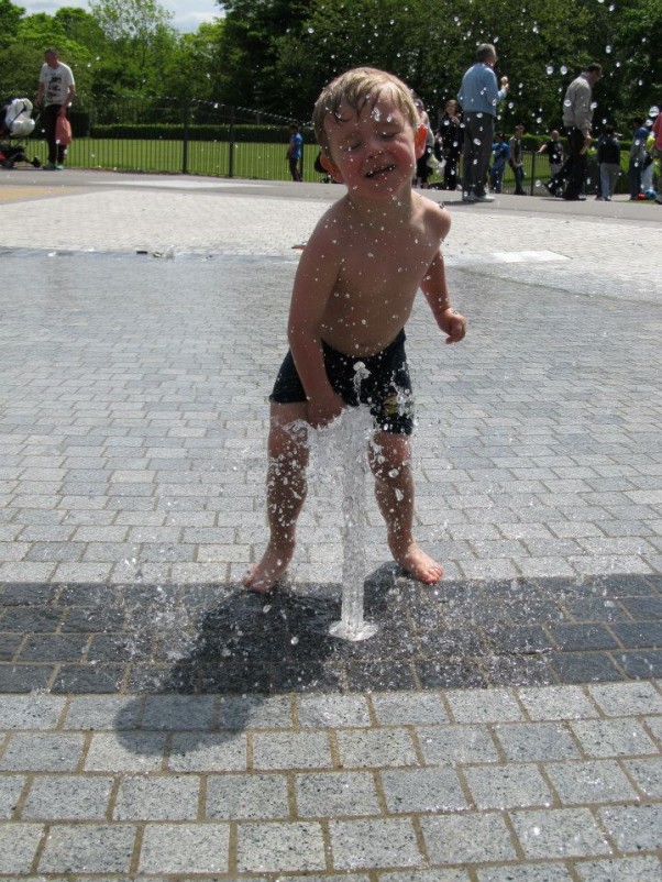 Zdjęcie zgłoszone na konkurs eBobas.pl lato ciepłe,słoneczne,to najwspanialszy okres dla dzieci,z wody mogłyby nie wychodzić i pluskać się godzinami &#40;Nataniel 3latka&#41;