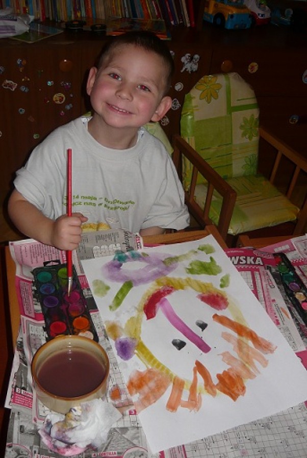 Łukaszek &#40;3 latka&#41; namalował portret swojej siostrzyczki. Łukaszek &#40;3 latka&#41; namalował portret swojej siostrzyczki.