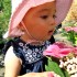 Mała Dalia wśród kwiatów :&#41;&#41;