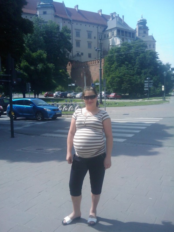 Zdjęcie zgłoszone na konkurs eBobas.pl Ja w 34 tygodniu ciąży z moim maleństwem kochanym:&#41;