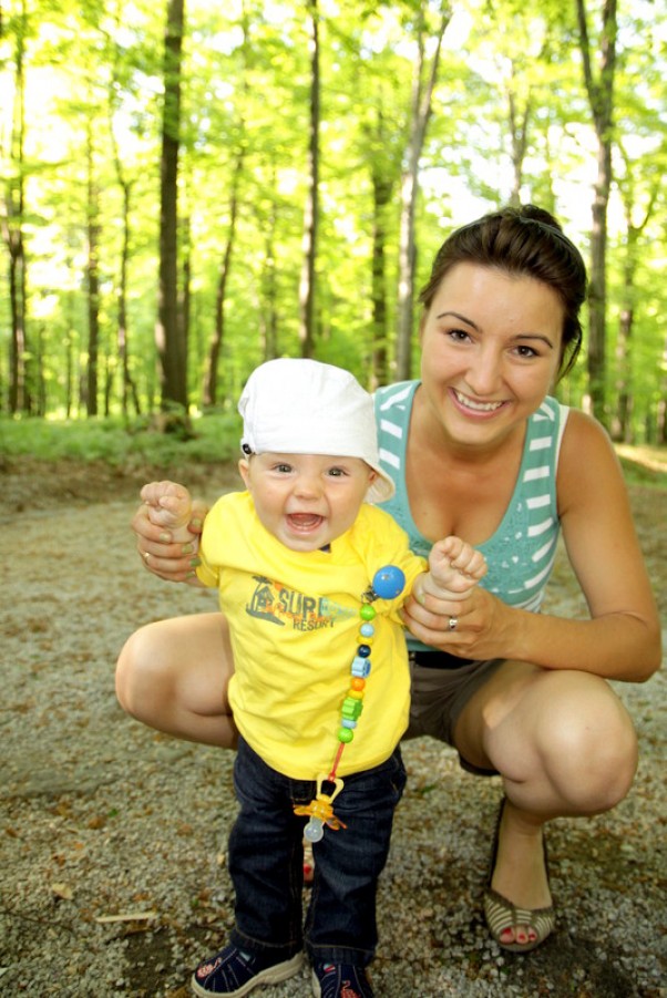 Zdjęcie zgłoszone na konkurs eBobas.pl Majówka w zabytkowym parku :&#41; szymonek z mama :&#41;