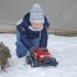 Mój mały rajdowiec, nawet na śniegu musi mieć autko :&#41;