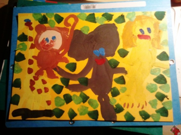 Dżungla Kaki Kaśka namalowała swoją Dżunglę bo bardzo lubi bajkę o lwie Ra Ra na minimini. Użyła farb i nie jest to jej pierwsza praca. Maluje od 18 miesiąca życia &#45; zaczynała malować rączkami:&#45;&#41;&#41;&#41;