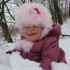 Z tego śniegu super zabawa że mała Nadusia niewielką chatkę chciała postawić by z przyjaciółmi  mogła się bawić.Lecz tak się w śniegu ze śmiechu kulała że chatkę postawić zapomniała.Nadia 1,5 roku