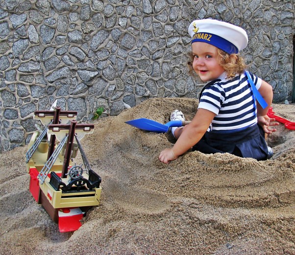 Zdjęcie zgłoszone na konkurs eBobas.pl W piaskownicy też można zostać marynarzem i przeżyć wakacyjną przygodę Jak Nadia 2l