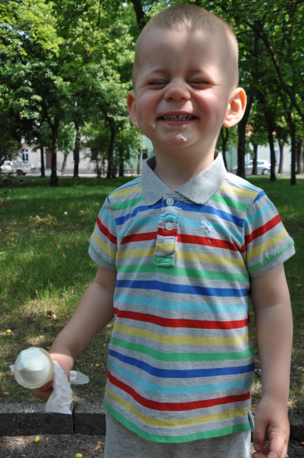 Zdjęcie zgłoszone na konkurs eBobas.pl Uśmiech dziec­ka le­kar­stwem na wszys­tkie za­wirowania świata.
