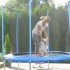              Zabawa na trampolinie