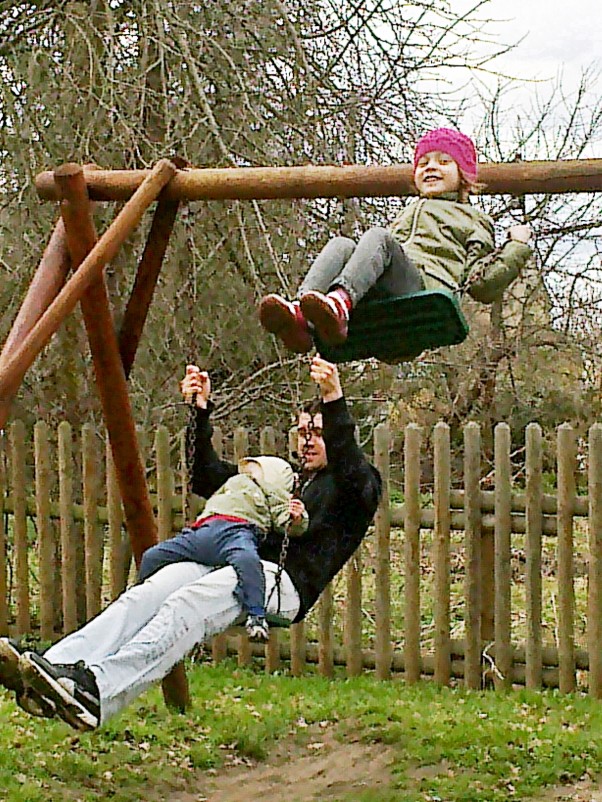 Zdjęcie zgłoszone na konkurs eBobas.pl Tata ze swoimi szkrabami robi wszystko :&#41;