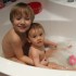 Wspólna kąpiel to dla rodzeństwa nie mała frajda! 