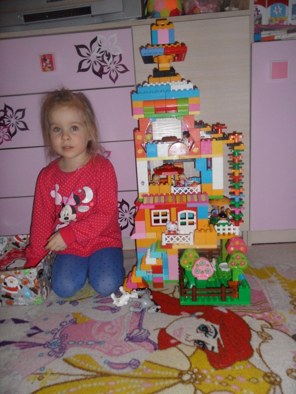 Zdjęcie zgłoszone na konkurs eBobas.pl Każda zabawa Klockami Lego Oliwci to wielkie wyzwanie .Zawsze coś nowego ułoży :&#41;I przy tym świetnie się bawi 　 