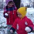 Pateńka i Rafcio uwielbiają śnieg i zabawy na śniegu więc jak tylko spadło trochę to urządziliśmy bitwę na śnieżki i na końcu wszyscy byli w białe ciapki he he nawet mamusia :&#41;