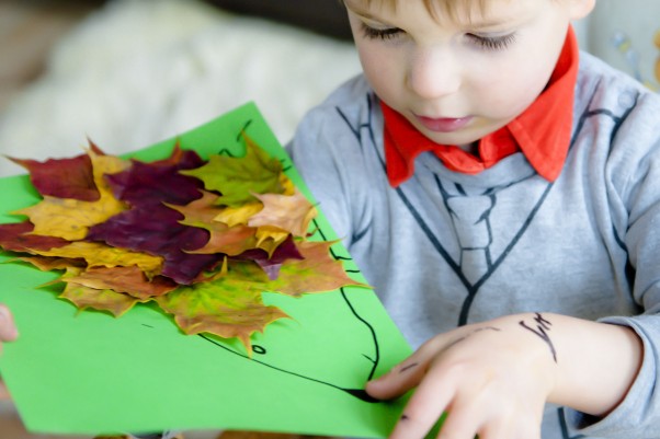 JEŻ  Maksymilian 3,2 lat &lt;br /&gt;mama narysowała kontury a Maxik poprzyklejał listki samodzielnie zbierane &#45; tak poswatał jesienny jeżyk.................:&#41;   
