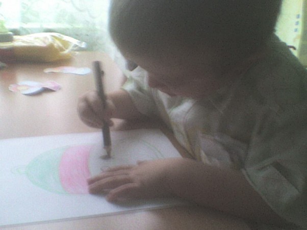 Zdjęcie zgłoszone na konkurs eBobas.pl syn mateusz lat 4 sam rysuje dzwon.;