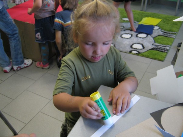 Zdjęcie zgłoszone na konkurs eBobas.pl praca z dziećmi w bibliotece:&#41; Karolinka:&#41;