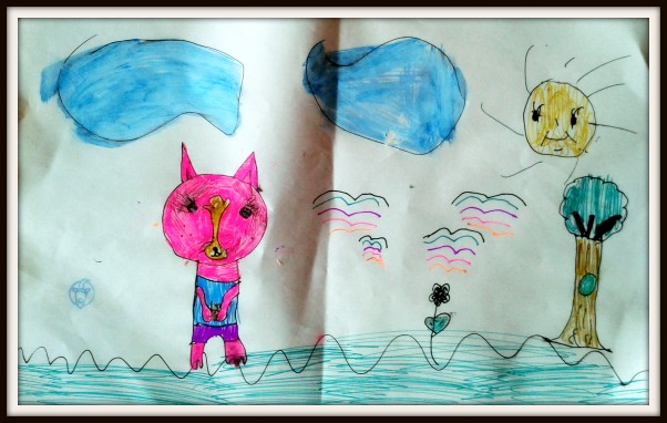 Kotek Dyzio na spacerze&#45;praca Lenki 7 lat Lenka uwielbia przynosić prezenty z przedszkola dla nas. Tym razem cienkopisami narysowała kotka Dyzia. Praca była poskładana stąd te zagięcia. 