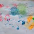 Obrazek został namalowany farbami przez moją już prawie 22 miesięczną córkę Oliwię. Córka pierwszy raz malowała farbami i był to jej pierwszy obrazek. Pomarańczowe kropki na obrazku to dla córeczki mama, tata i pesek &#40;piesek&#41; a zielona kropka to dzidzi&#40;czyli autorka obrazka&#41;. Reszta obrazku to siek&#40;czyli śnieg&#41;. :&#41;&#41;