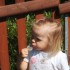 Moja córeczka Ola bardzo lubi zabawy na świerzym powietrzu i wszystko bierze w rączki!