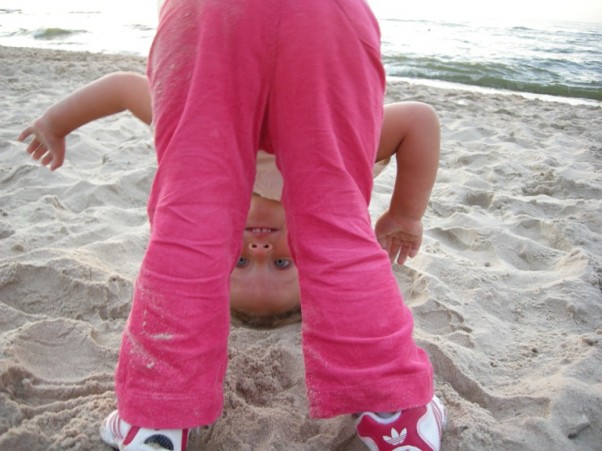 Zdjęcie zgłoszone na konkurs eBobas.pl wyginam ciało śmiało... nie ma to jak wariacje na plaży :&#41;