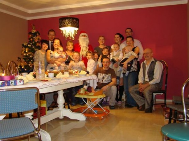 Zdjęcie zgłoszone na konkurs eBobas.pl Zawsze razem &#45;nie tylko od święta,bo moc jest w rodzinie.....\nAntosia 3 lata