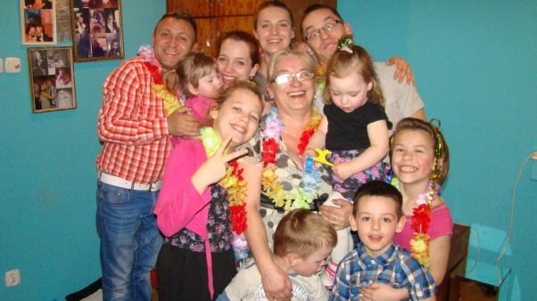 Zdjęcie zgłoszone na konkurs eBobas.pl Wspaniałe urodzinki Antosi.....a rodzinna fotka z babunią kiedyś przywoła najwspanialsze chwile...