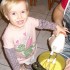 Po raz pierwszy pomagam babci w robieniu ciasta! :&#41;