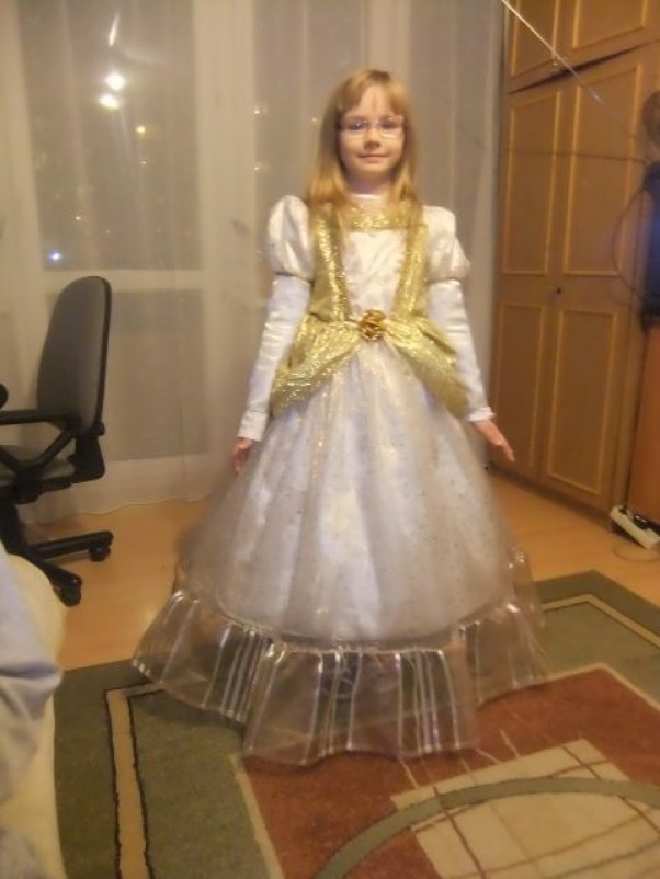 Zdjęcie zgłoszone na konkurs eBobas.pl Natalka 8 lat :&#41; Chwilę przed balem :&#41;