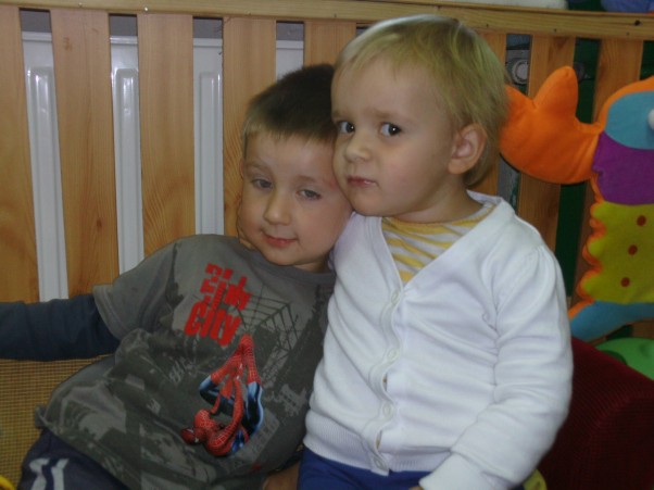 Zdjęcie zgłoszone na konkurs eBobas.pl Miłości przedszkolne bywają długotrwałe,\nczasami trwają przez nasze życie całe:&#41;