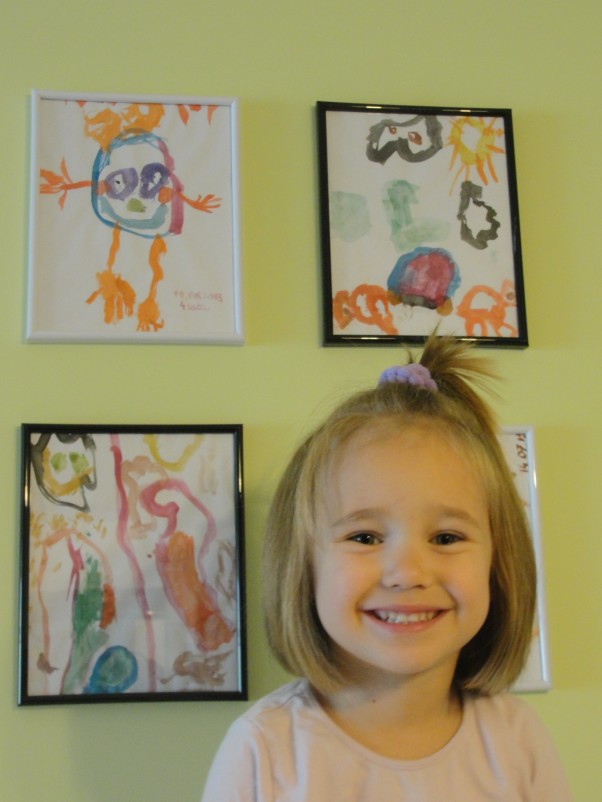 akwarele NINY Jestem Nina,mam 4 latka i lubię malować farbkami.To są moje aktualne rysunki przedstawiające mamę, dwa żółwie na spacerze oraz huragan.