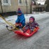 Jest śnieg są sanki, które dzieci uwielbiają :&#41;