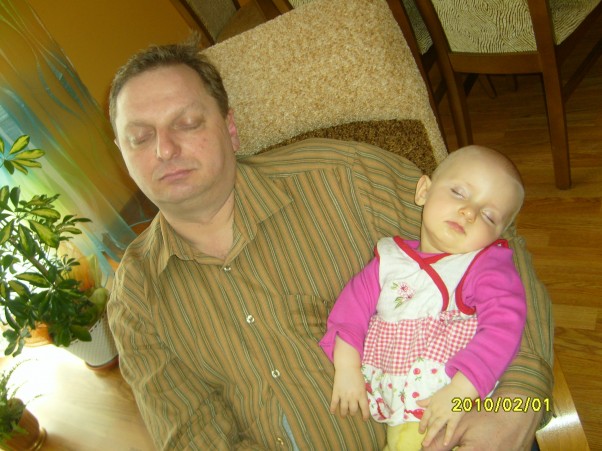 Zdjęcie zgłoszone na konkurs eBobas.pl z tatusiem najbezpieczniejszy sen:&#41;