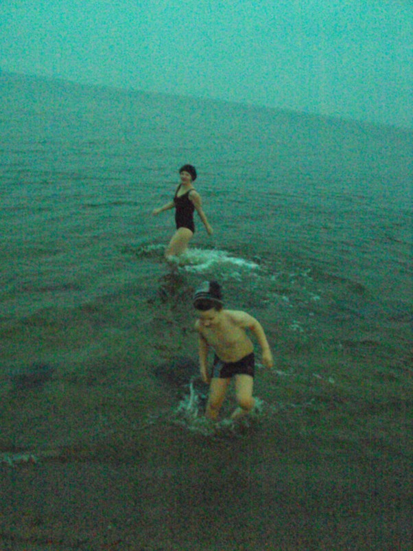 Zdjęcie zgłoszone na konkurs eBobas.pl Zimowe kąpiele w morzu nam nie straszne :&#41;