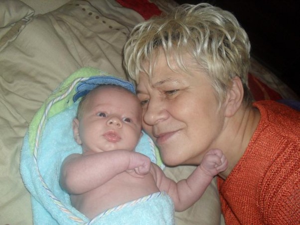 Zdjęcie zgłoszone na konkurs eBobas.pl zabawy z babcia po kąpieli :&#41;