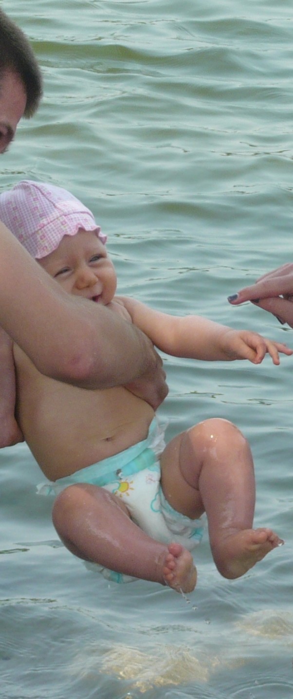 Pierwsze wakacje Kochanego Brzdąca :&#41; Pierwsza kąpiel w jeziorku z mamusią i tatusiem:&#41;