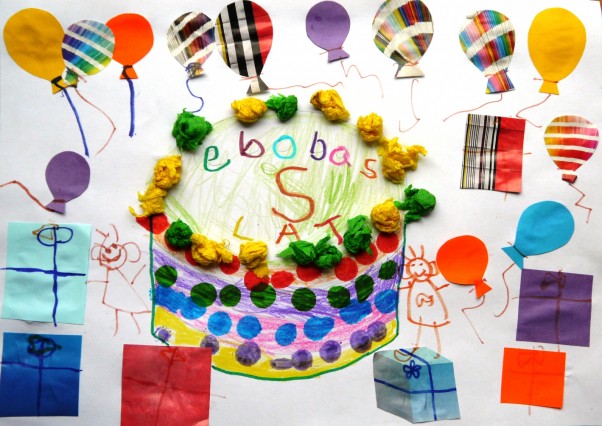 100 lat dla eBobasa Alina &#40;4lata&#41; przyjecie urodzinowe dla eBobasa: przepysznosciowy tort, masa balonow i prezentow, noi oczywiscie dziecie