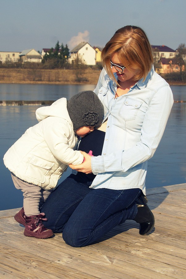 Zdjęcie zgłoszone na konkurs eBobas.pl Kiedyś wydawało mi się, że nie ma większej miłości jak ta między mną a moim mężem. Potem okazało się, że jest coś więcej &#45; miłość matki do swojego dziecka. A teraz przychodzi mi być świadkiem narodzin nowej miłości. Synku, czekamy na Ciebie całą rodziną!