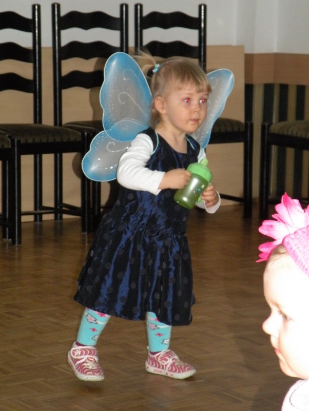Zdjęcie zgłoszone na konkurs eBobas.pl Gabrysia w roli Motylka ;&#41;
