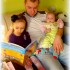 Nic tak nie zbliża jak czytanie i opowiadanie dzieciom bajek :&#41; moje córki to uwielbiają.... szkoda, że dziś tak mało rodziców czyta swoim dzieciom ... może czas to zmienić . Żaden audio&#45;buk nie zastąpi taty :&#41;