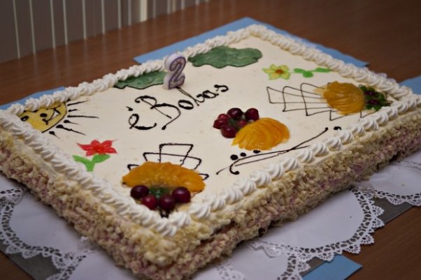 Tort urodzinowy Słodki tort dla słodkich bobasów