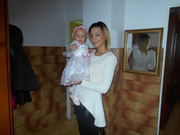 Zdjęcie zgłoszone na konkurs eBobas.pl Jestem gotowa na moją pierwsza imprezę urodzinową z ciocią selfie musi być :&#41;