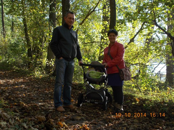 Zdjęcie zgłoszone na konkurs eBobas.pl nasz wspólny, pierwszy jesienny spacerek w gronie rodzinnym.:&#41; 