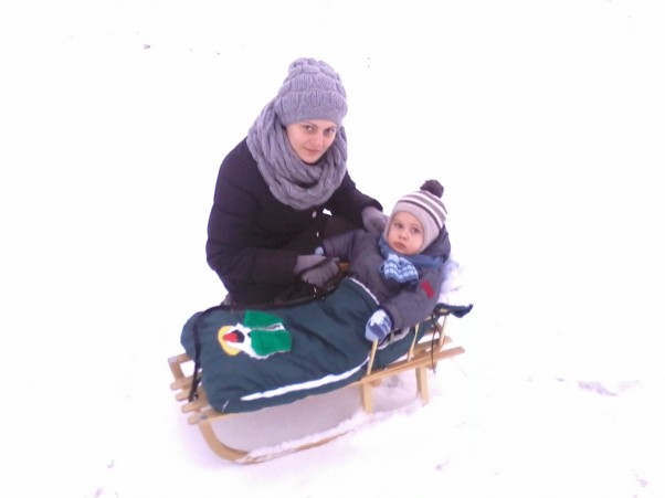 Zdjęcie zgłoszone na konkurs eBobas.pl Mój syneczek kocha śnieg i jazdę na sankach 