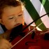 Te skrzypce Emilka dostała na urodziny i od tego czasu codziennie ćwiczy swoje muzyczne umiejętności. Wiem, że kiedyś wyrośnie na prawdziwego wirtuoza muzyki! 