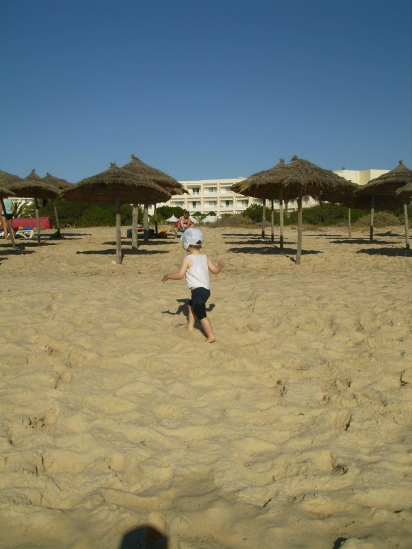 Zdjęcie zgłoszone na konkurs eBobas.pl Jak miło chodzić po piasku