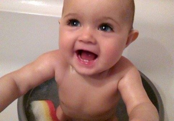 szczczęście :&#41; nasza Juleczka jest najszczęśliwsza kiedy się kąpie! :&#41;&#41;