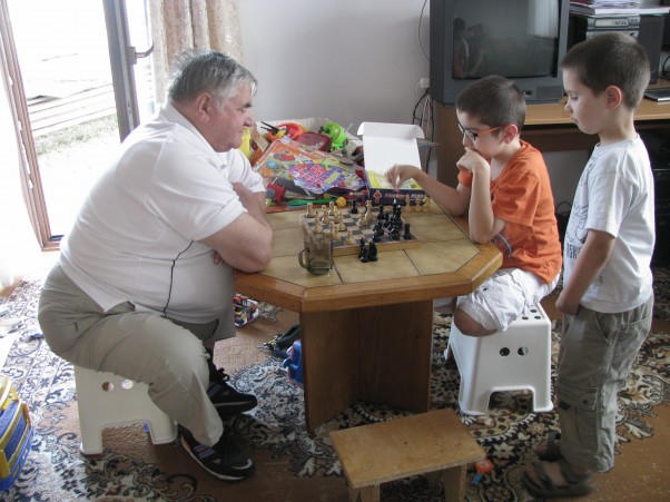 szach&#45;mat! Rozgrywki szachowe z dziadkiem