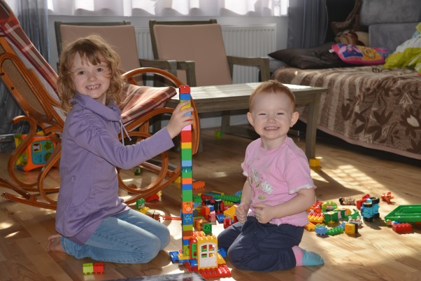 Maja i Zosia Moje dziewczyny uwielbiają zabawę klockami Lego Duplo !!!!