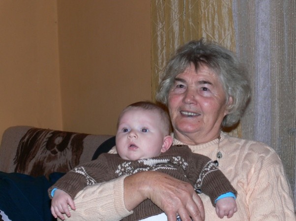 Zdjęcie zgłoszone na konkurs eBobas.pl Dziadek na babcię, Babcia na wnuczka, Wnuczek na Mruczka :&#41;