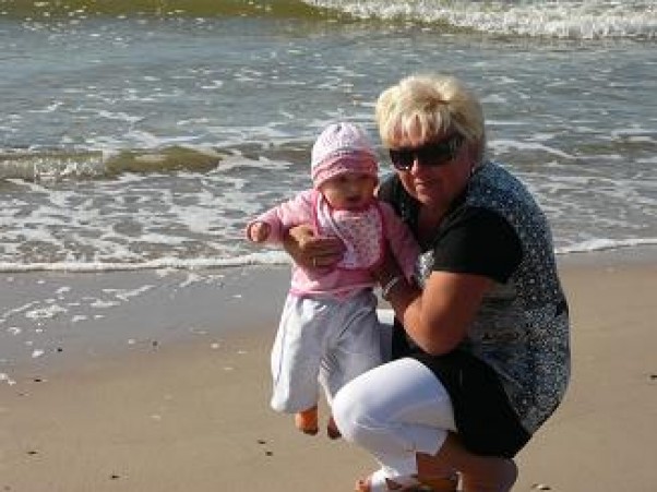 Zdjęcie zgłoszone na konkurs eBobas.pl Wakacje z babcią nad morzem to frajda :&#41; Babcia zawsze rozpieszcza na maxa :&#41; i spełnia każdą moja zachciankę i za to ją kocham :&#41; :*