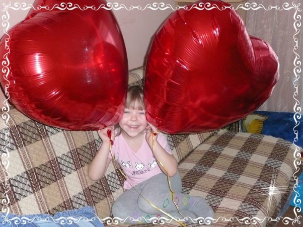 Zdjęcie zgłoszone na konkurs eBobas.pl Idzie misio, idzie słonik, \nidzie lalka no i konik, \nwszyscy razem z balonami, \nz najlepszymi życzeniami, \nbo to dzień radosny wielce, \nmasz już jeden roczek więcej :&#41; \nEbobasku wszystkiego naj,naj z okazji 2 urodzin:&#41;&#41;