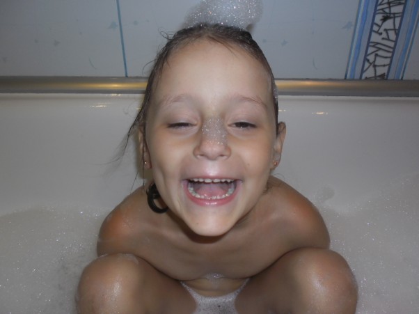 Zdjęcie zgłoszone na konkurs eBobas.pl W kąpieli dziecko się weseli :&#41;